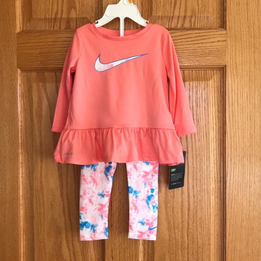 Baby Girl’s Nike Outfit